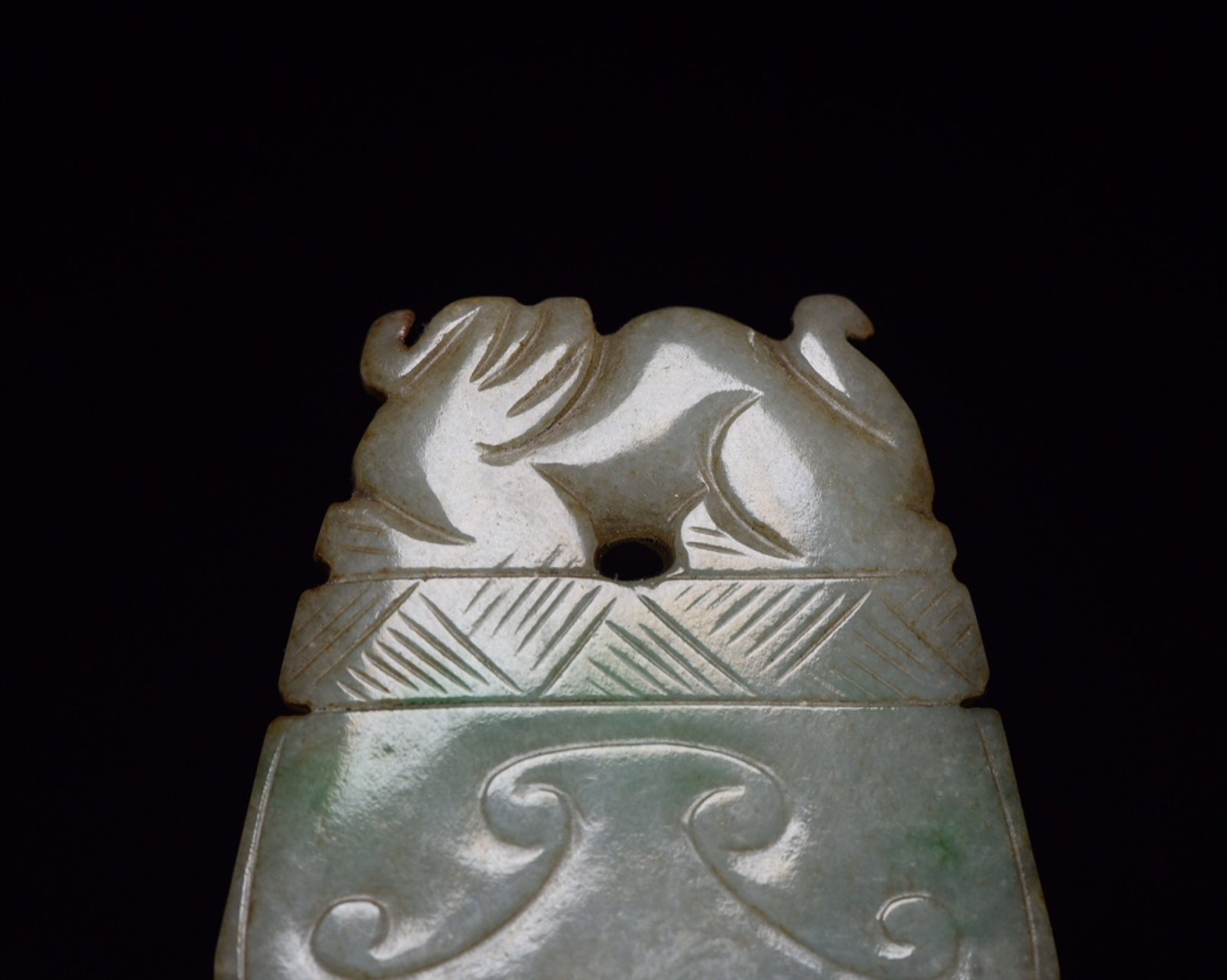 An Exquisite Jadeite Beast Pattern Pendant - 6