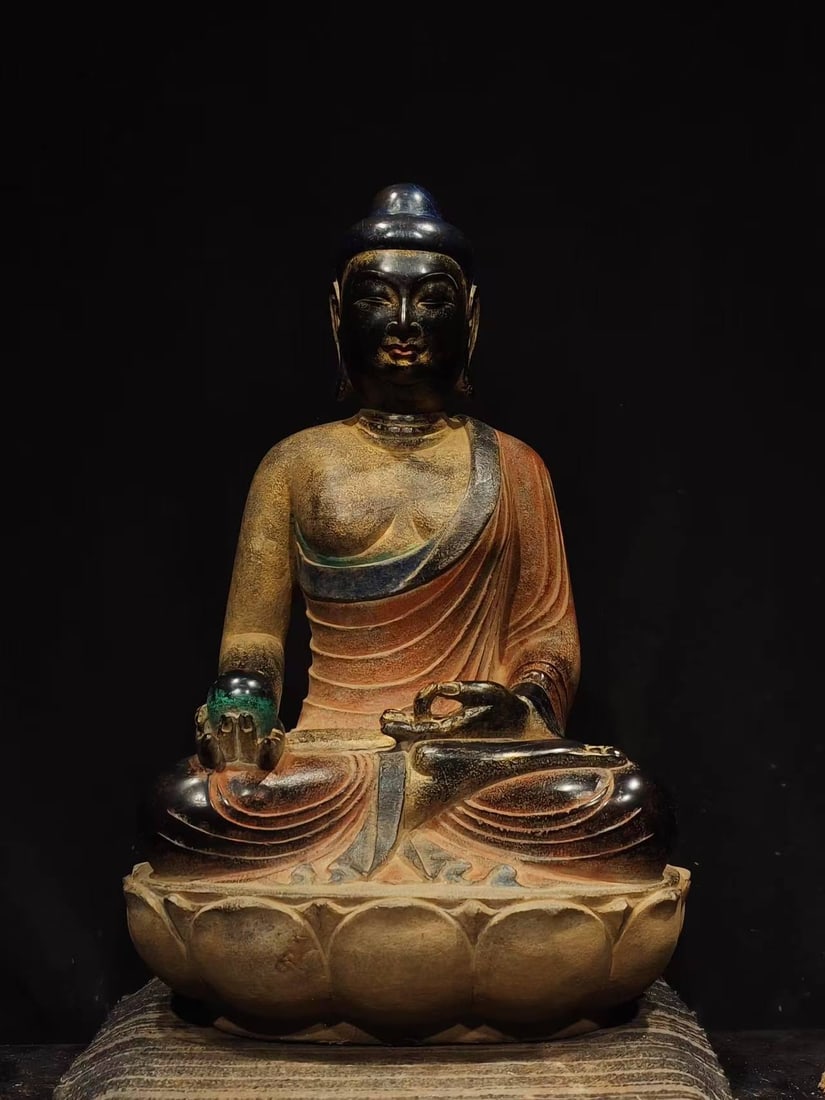 A Rare Limestone Painted Color Buddha Statue Ornament: A Rare Limestone Painted Color Buddha Statue Ornament,Tang Dynasty, China,Size:20.5inx13.4inx9.1in 青石彩绘佛像摆件,中国唐代
