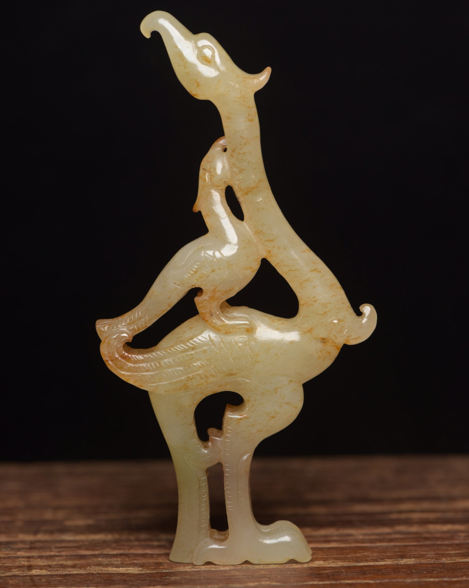 An Exquisite White Jade Bird Ornament: An Exquisite White Jade Bird Ornament,Qing Dynasty,China,Size:4.7inx2.4inx0.5in,Weight:71g 白玉鸟摆件,中国清代