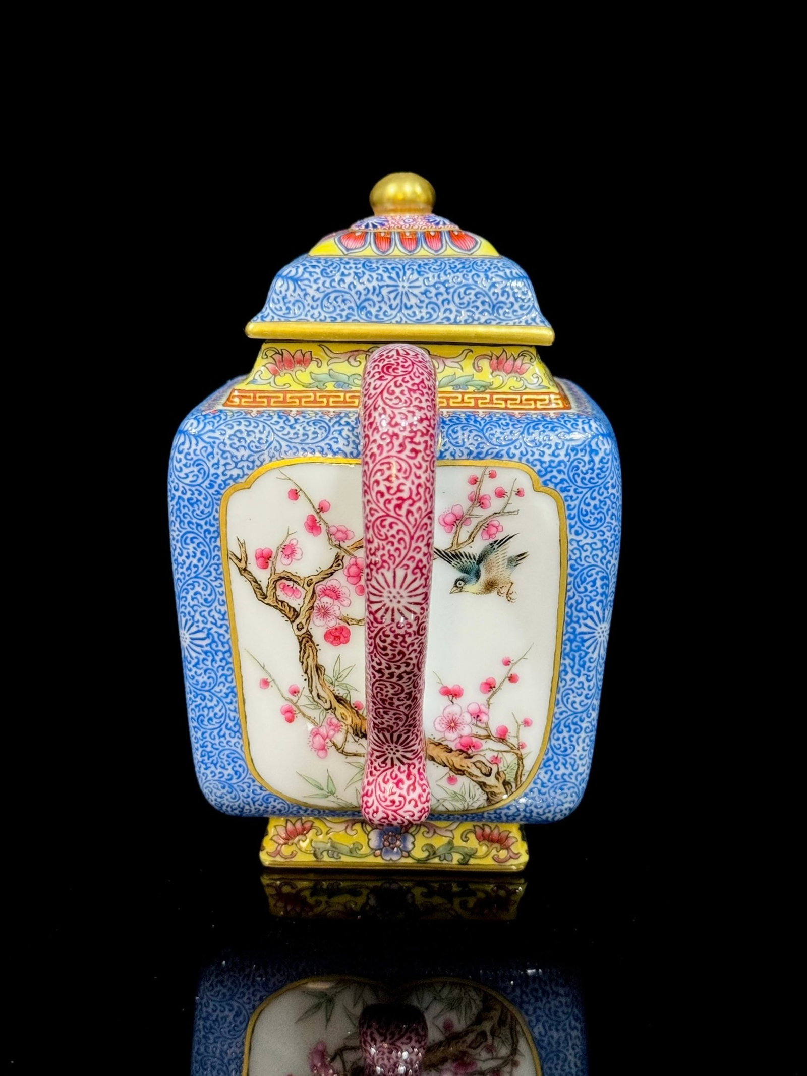 An Exquisite Enamel Figure Pattern Teapot - 6
