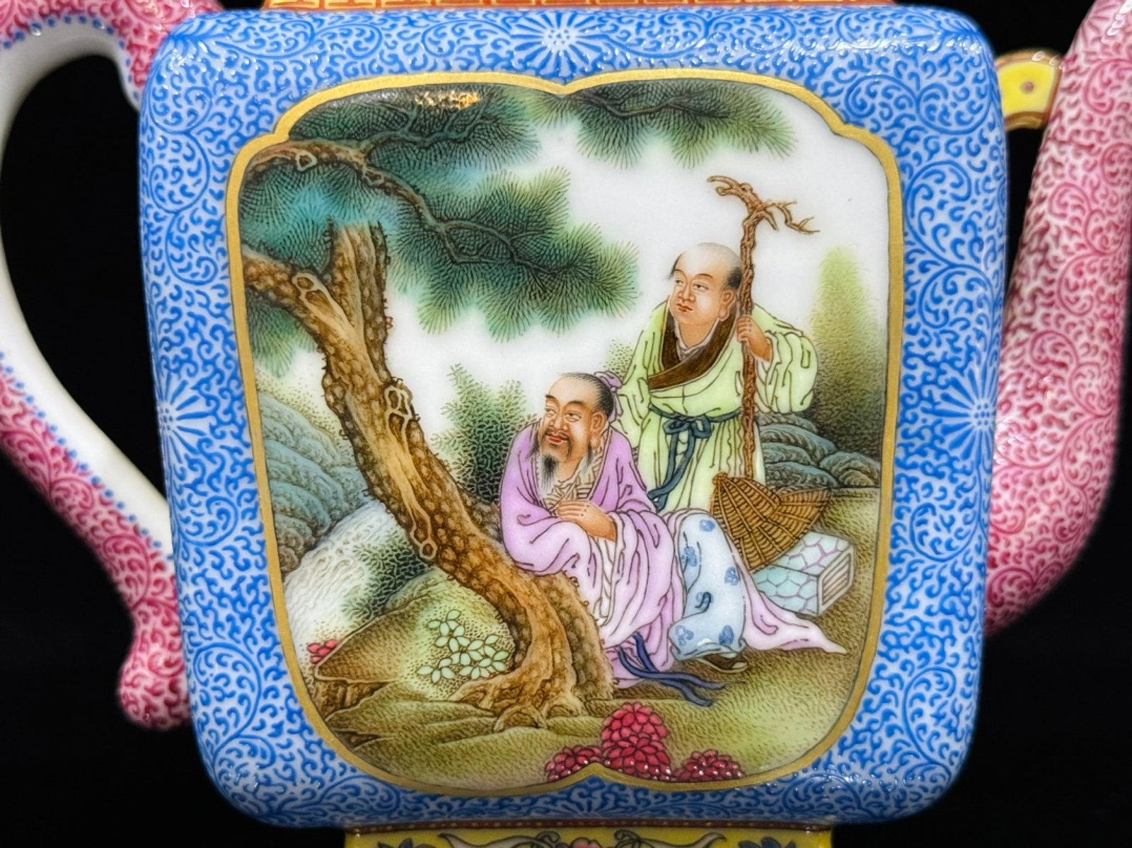 An Exquisite Enamel Figure Pattern Teapot - 7