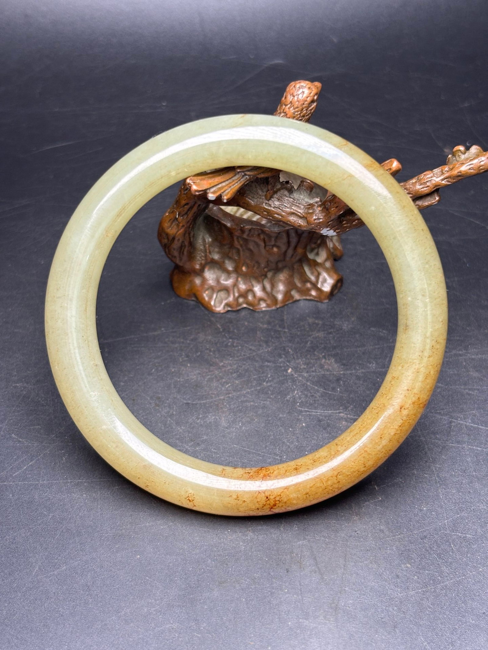An Exquisite White Jade Bracelet: An Exquisite White Jade Bracelet,Qing Dynasty,China,Size:60mmx80mmx10mm,Weight:49g 白玉手镯,中国清代
