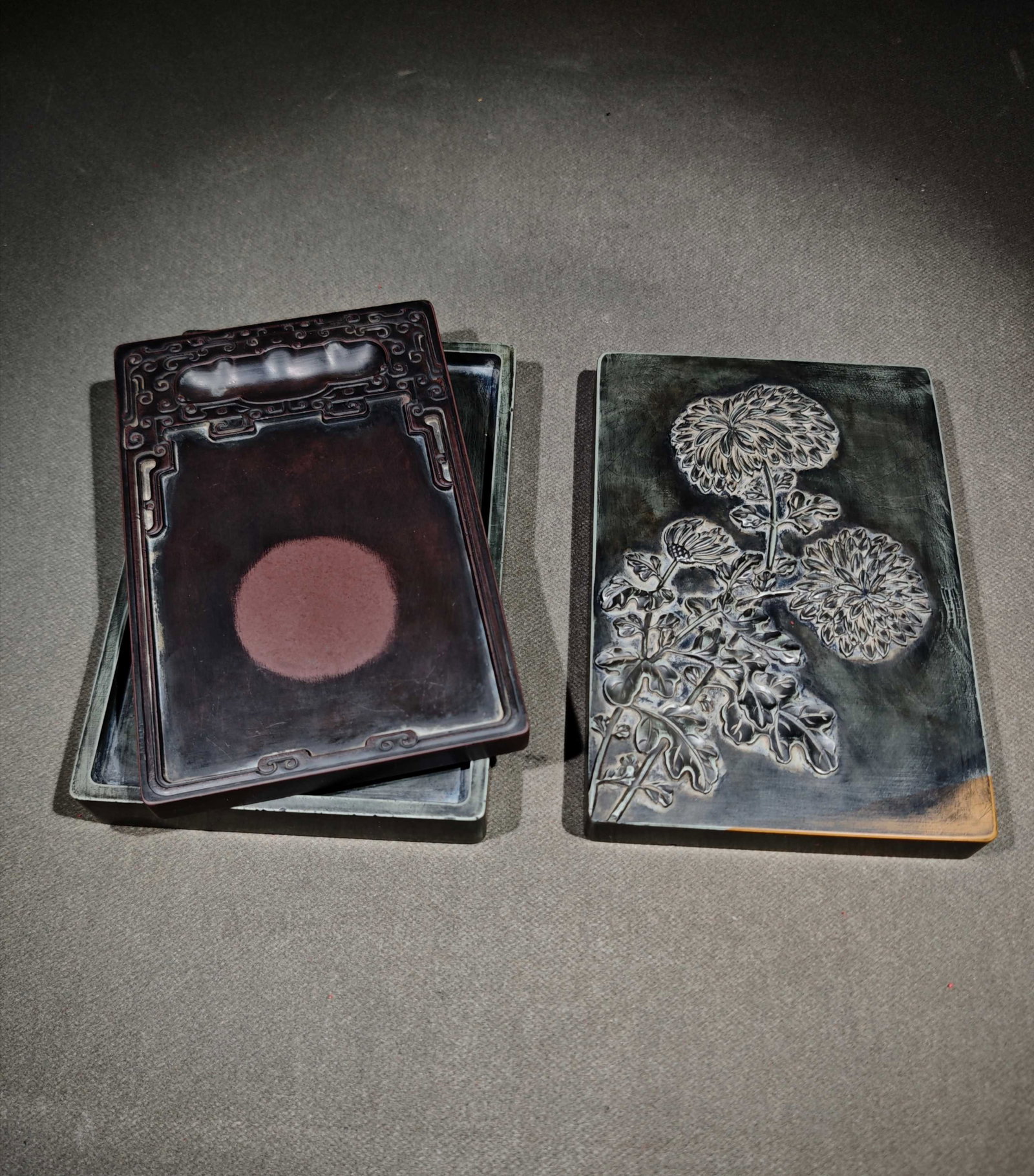 An Exquisite Chrysanthemum Pattern Inkstone,With Poem: An Exquisite Chrysanthemum Pattern Inkstone,With Poem,Qing Dynasty, China,Qianlong Four-character Mark,Size:(Box)7.4inx5inx2in 菊花纹砚台,带诗文,中