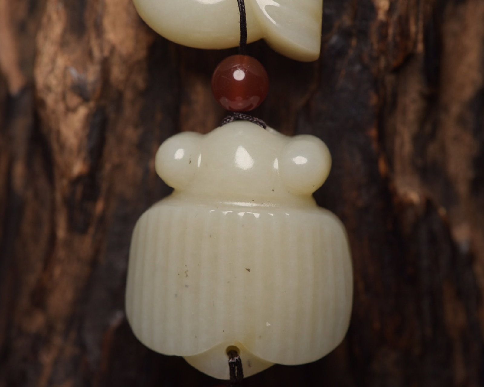 An Exquisite White Jade Turtle Shell Pendant - 5