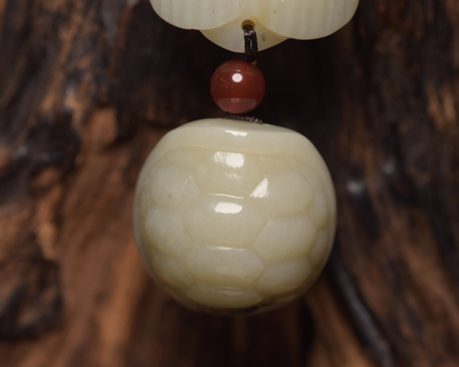 An Exquisite White Jade Turtle Shell Pendant - 6