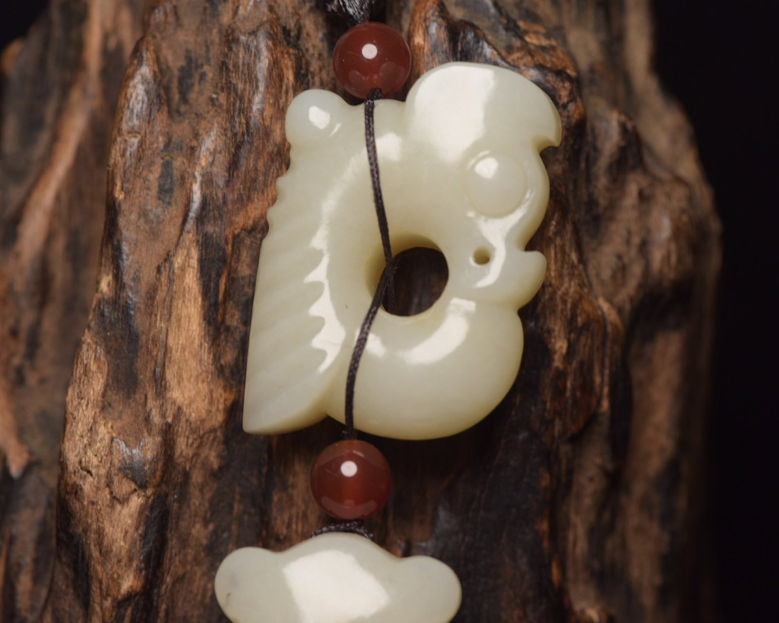 An Exquisite White Jade Turtle Shell Pendant - 7
