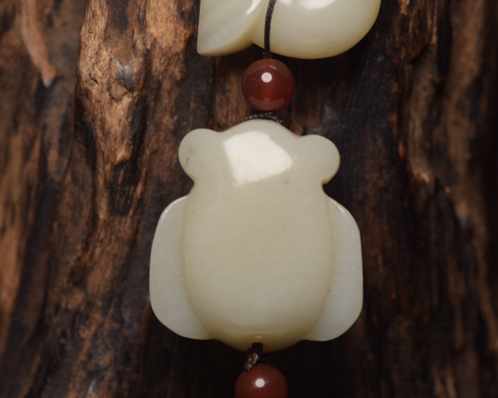 An Exquisite White Jade Turtle Shell Pendant - 8