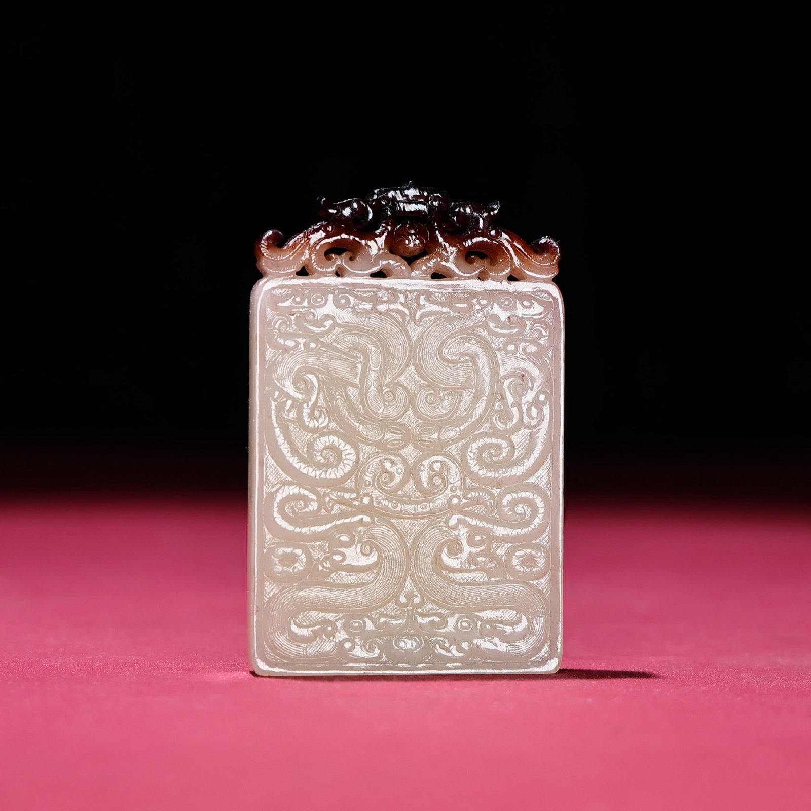 An Exquisite White Jade Dragon Pattern Pendant: An Exquisite White Jade Dragon Pattern Pendant,Qing Dynasty,China,Size:46mmx72mmx7mm,Weight:59g 白玉龙纹挂件,中国清代