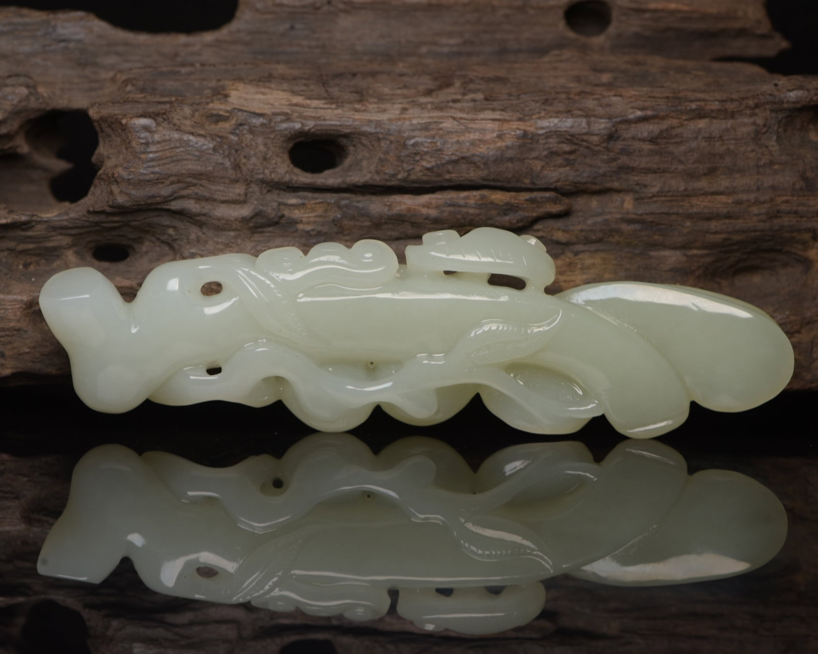 An Exquisite White Jade Ganoderma lucidum Pattern Ruyi - 2