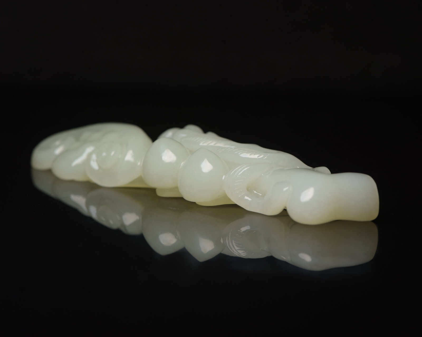 An Exquisite White Jade Ganoderma lucidum Pattern Ruyi - 3