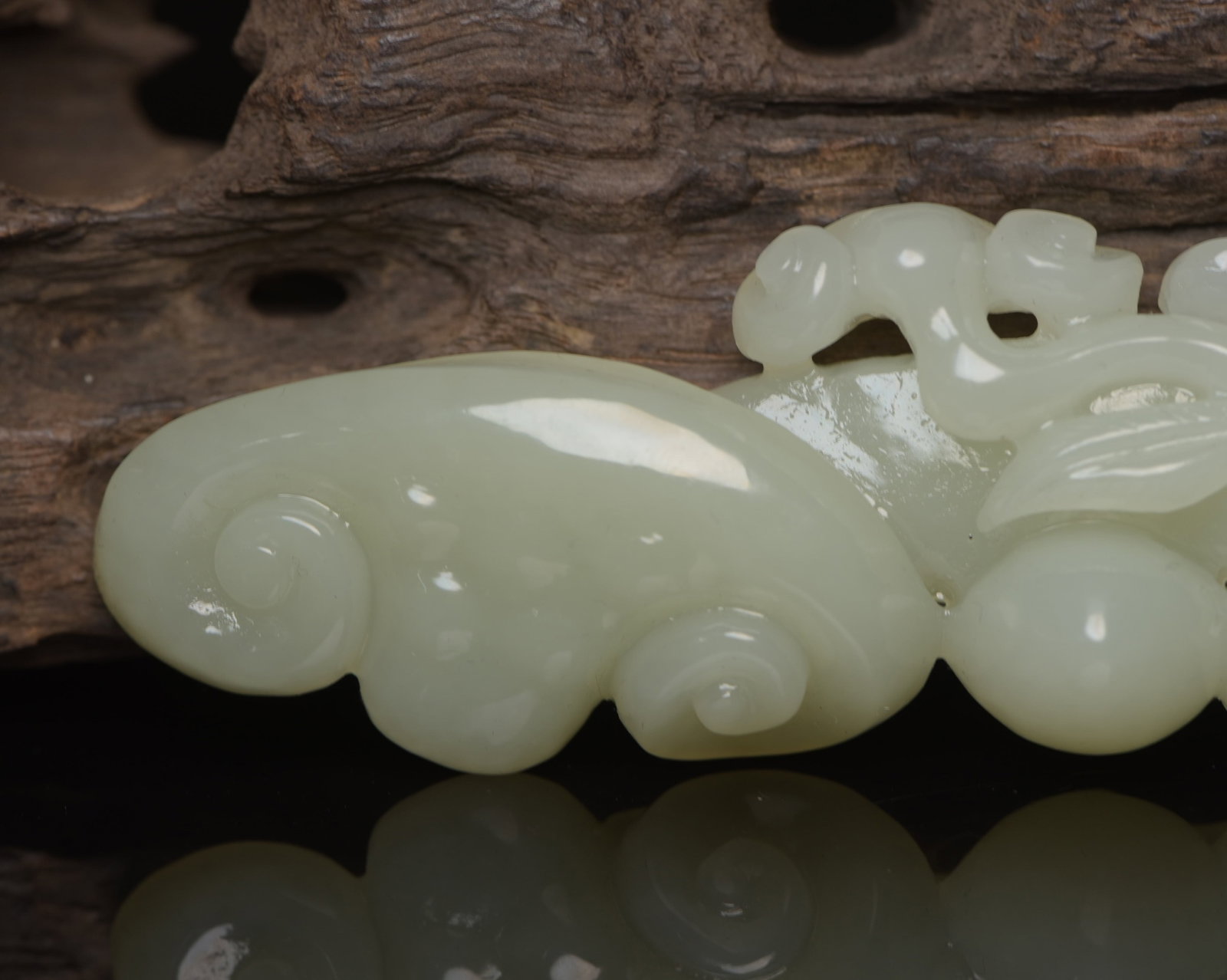 An Exquisite White Jade Ganoderma lucidum Pattern Ruyi - 4