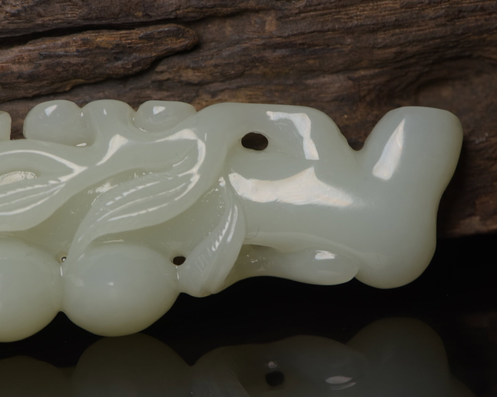 An Exquisite White Jade Ganoderma lucidum Pattern Ruyi - 6
