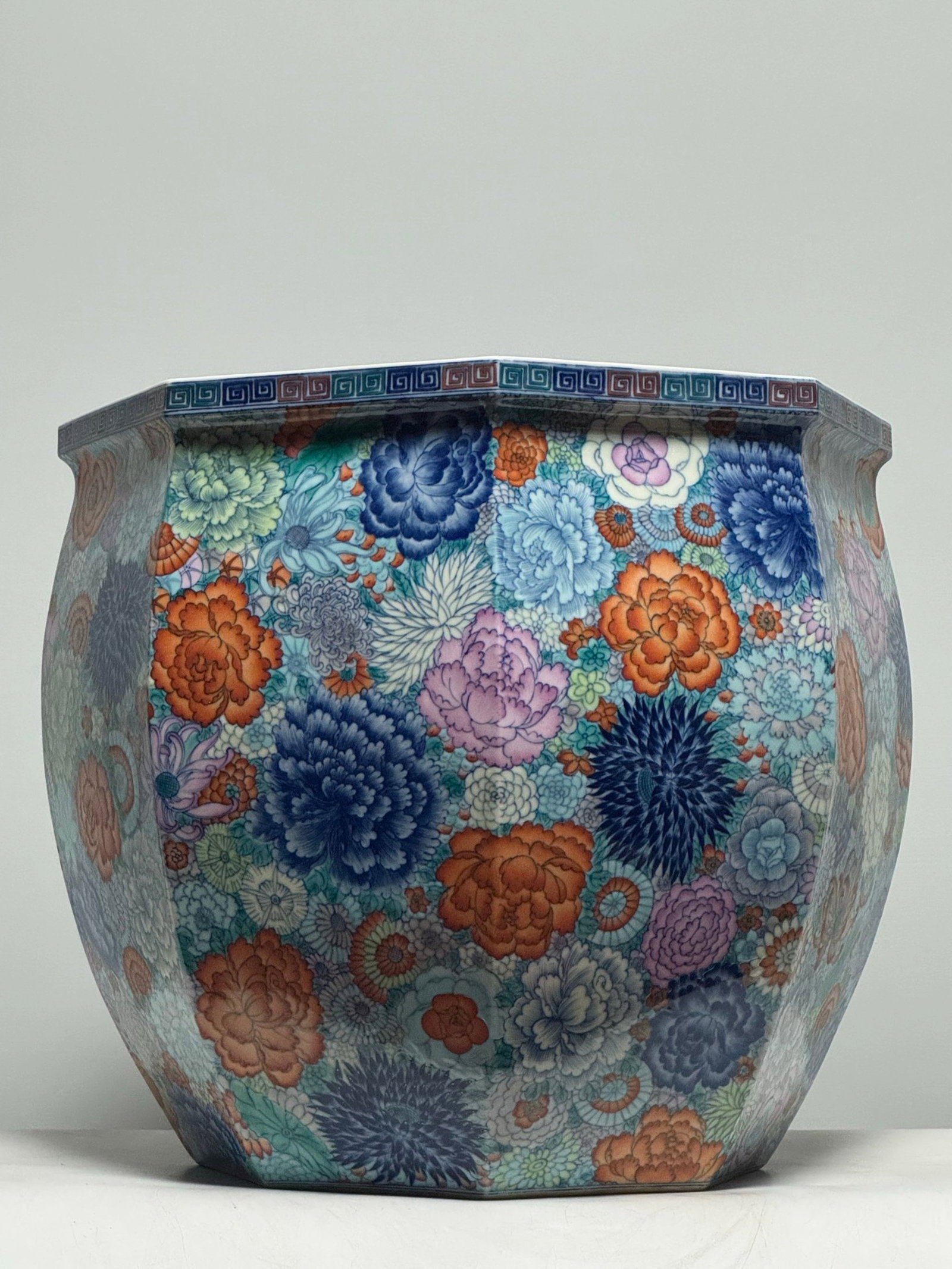 A Rare Doucai Flower Pattern Vat - 4