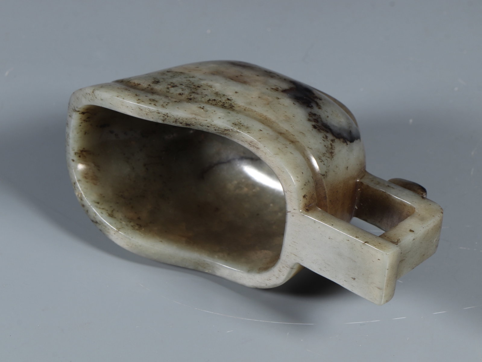 An Exquisite White Jade Cup - 8