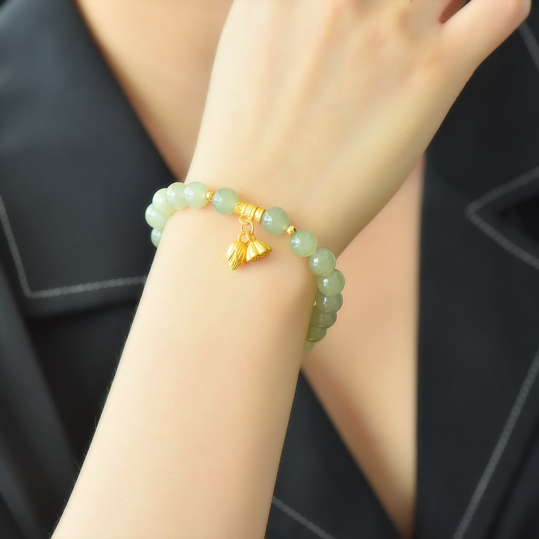 An Exquisite Sterling Silver-Gold Plated Inlaid Sapphire Bracelet: An Exquisite Sterling Silver-Gold Plated Inlaid Sapphire Bracelet,Size:8mm 纯银镀金镶青玉手链