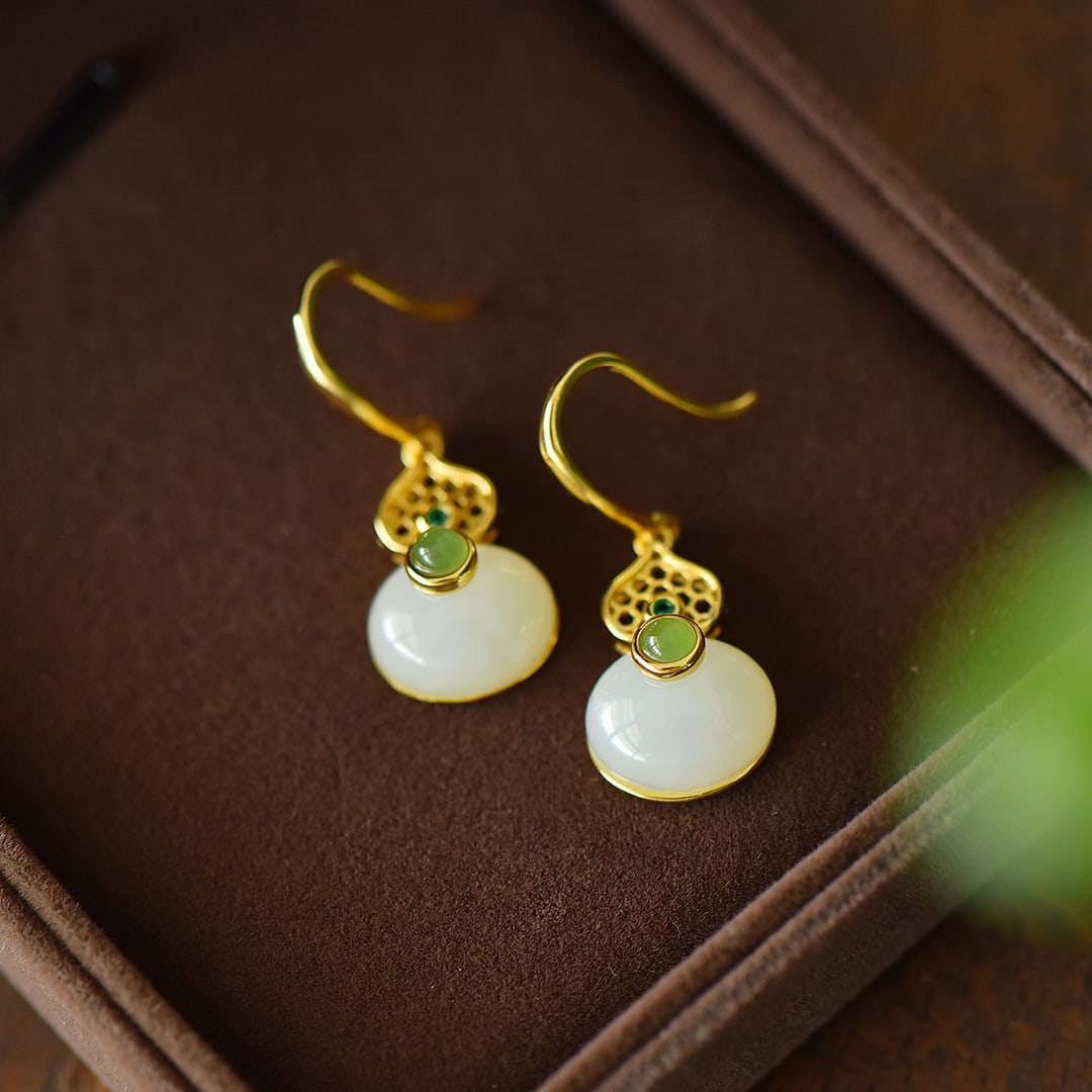 A Pair of Exquisite Sterling Silver-Gold Plated Inlaid White Jade Earrings,Inlaid Jasper: A Pair of Exquisite Sterling Silver-Gold Plated Inlaid White Jade Earrings,Inlaid Jasper,Size:11mmx30mm 一对纯银镀金镶白玉耳环,嵌
