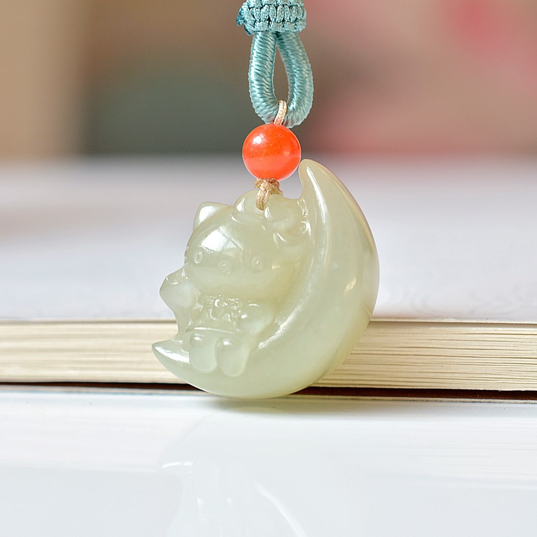 An Exquisite White Jade Pendant: An Exquisite White Jade Pendant,Size:19mmx23mm 白玉挂件