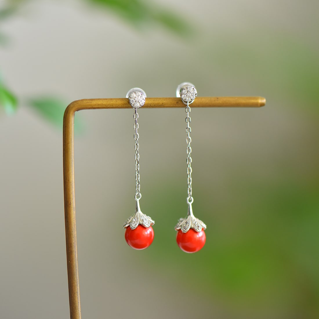 A Pair of Exquisite Sterling Silver Inlaid Cinnabar Earrings,Inlaid Diamond: A Pair of Exquisite Sterling Silver Inlaid Cinnabar Earrings,Inlaid Diamond,Size:8mmx8mm 寓意:圆圆满满 一对纯银镶朱砂ň