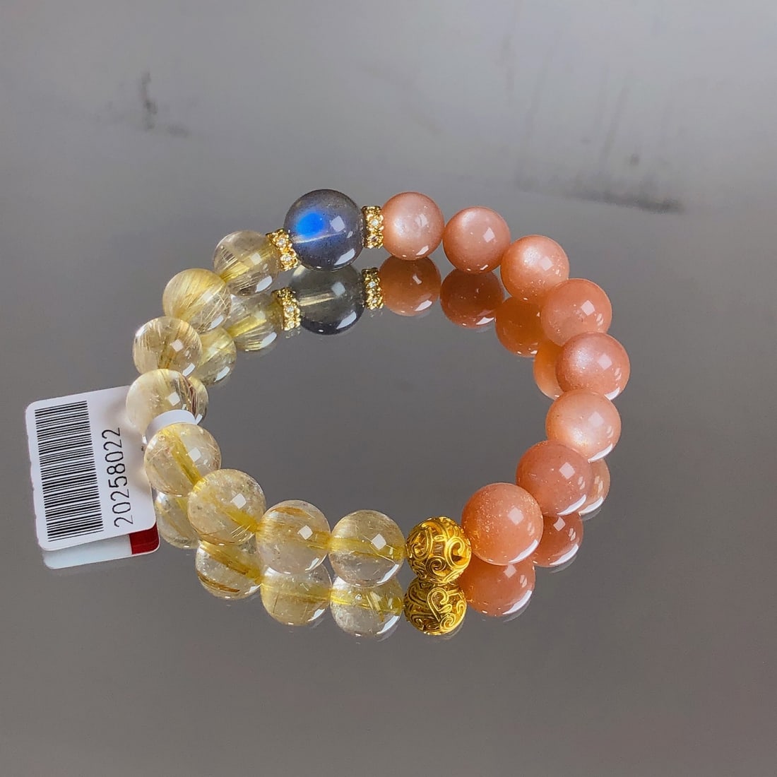 An Exquisite Crystal Bracelet - 2