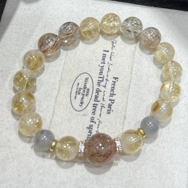 An Exquisite Crystal Bracelet - 2