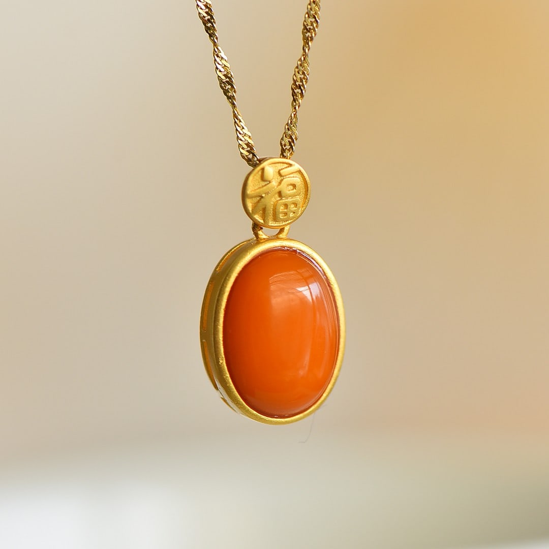 An Exquisite Sterling Silver-Gold Plated Inlaid Beeswax Necklace: An Exquisite Sterling Silver-Gold Plated Inlaid Beeswax Necklace,Size:10mmx14mm 纯银镀金镶蜜蜡项链