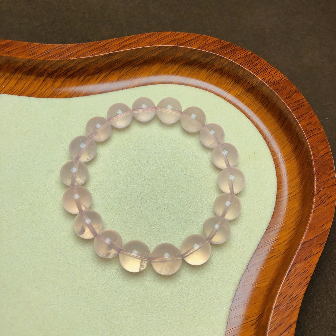 An Exquisite Crystal Bracelet: An Exquisite Crystal Bracelet,Size:11.7mm,Weight:37g 水晶手串