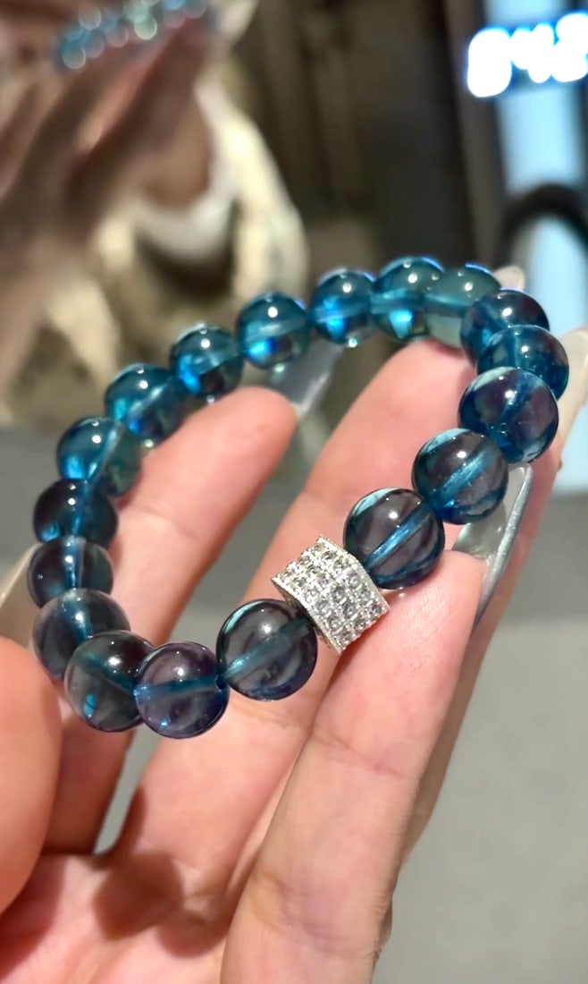 An Exquisite Aquamarine Bracelet: An Exquisite Aquamarine Bracelet,Size:10.4mm,Weight:30.2g 海蓝宝手串