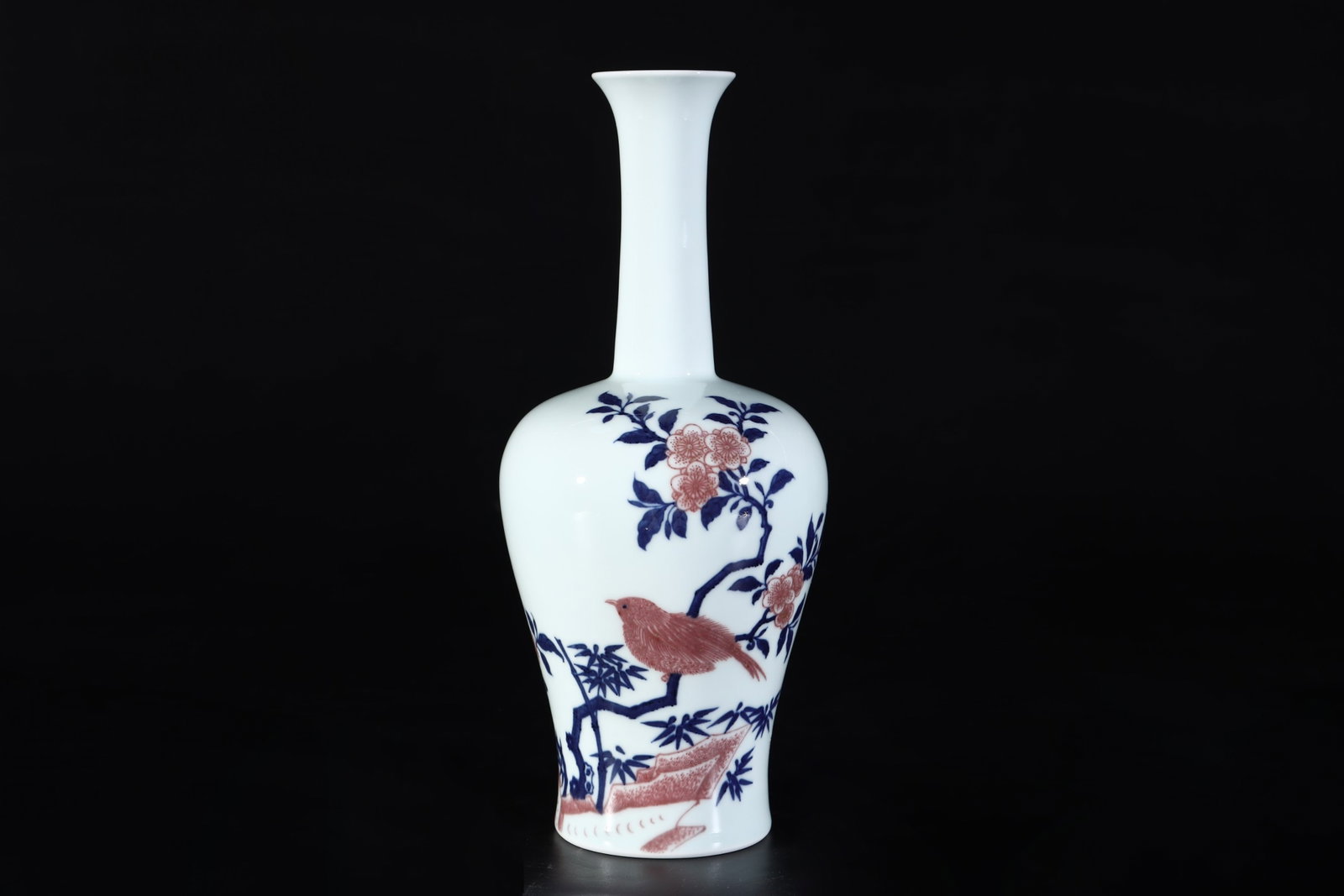 An Exquisite Blue and White Underglaze-Red Flower and Bird Pattern Vase: An Exquisite Blue and White Underglaze-Red Flower and Bird Pattern Vase,Qing Dynasty,China,Qianlong Six-character Mark,Size:10.1inx4.3in