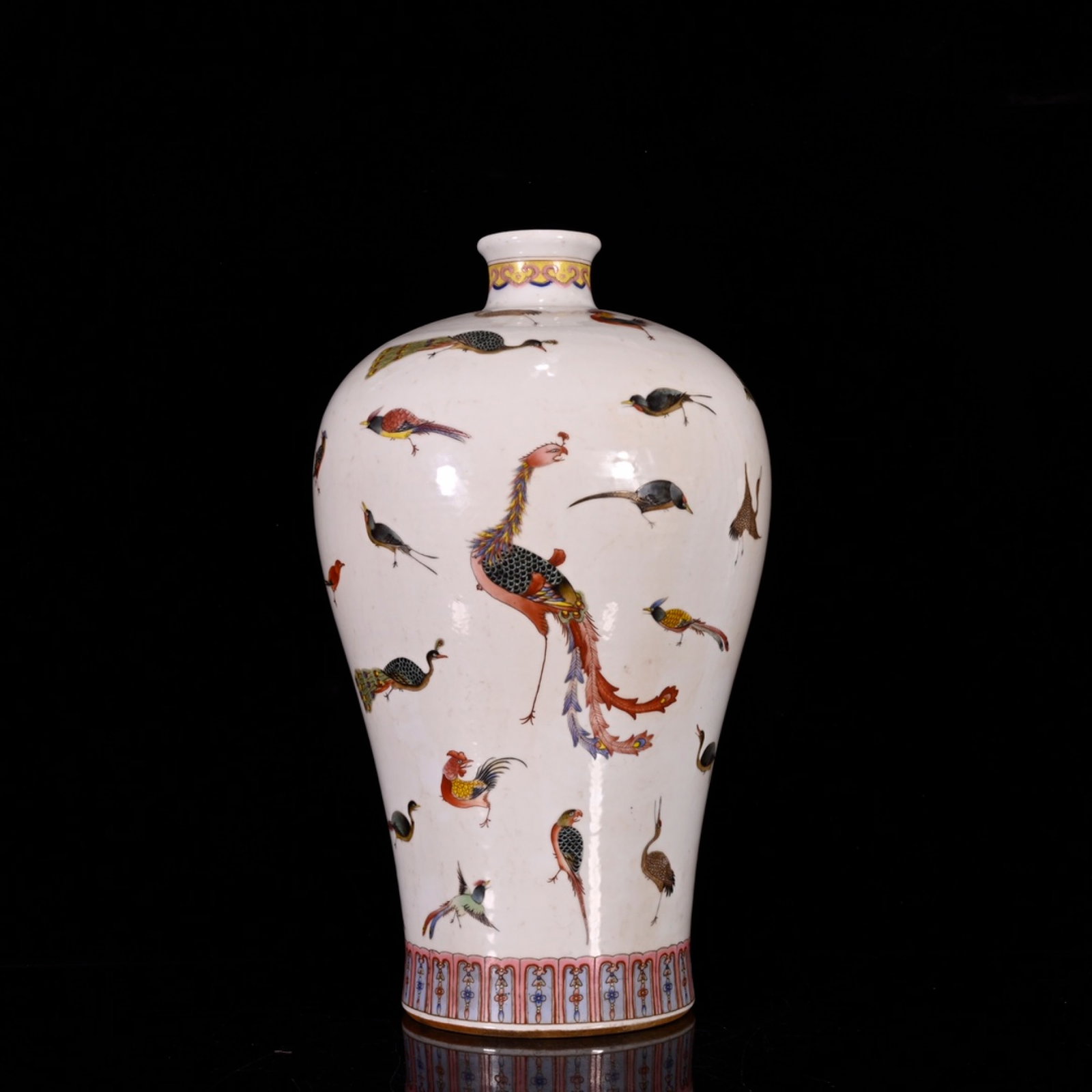 An Exquisite Famille-Rose Animal Pattern Vase: An Exquisite Famille-Rose Animal Pattern Vase,Qing Dynasty,China,Guangxu Six-character Mark,Size:15.7inx9.1in