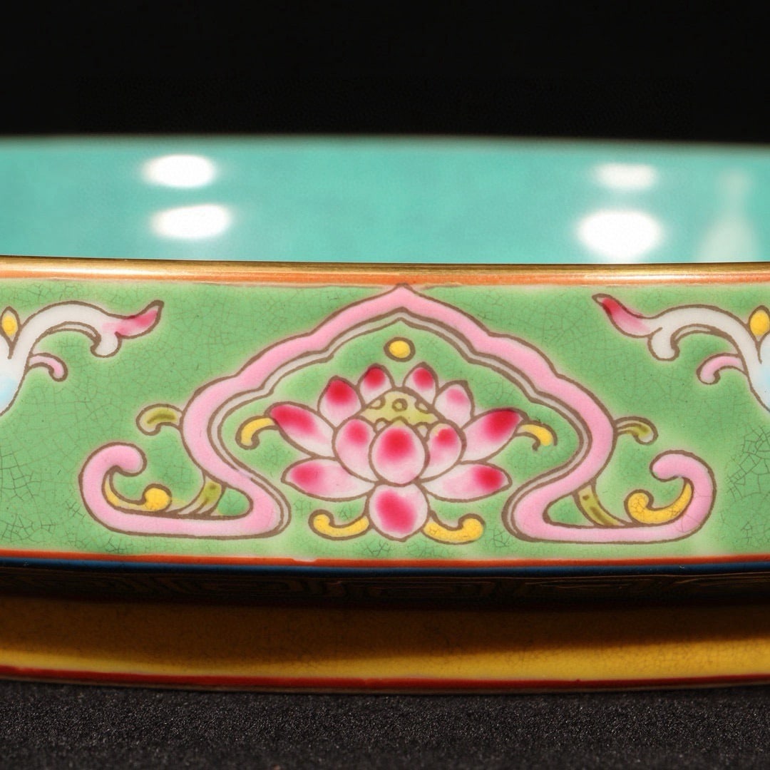 An Exquisite Enamel Ruby Red-Glazed Auspicious Cloud and Phoenix Pattern Plate - 8