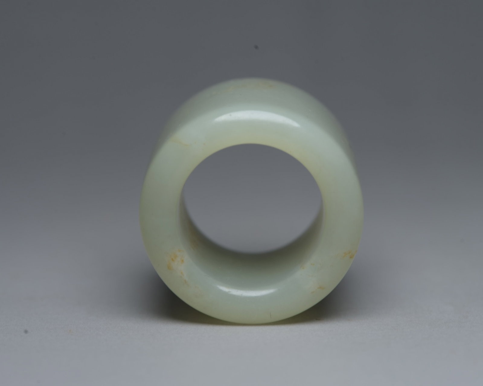 An Exquisite White Jade Thumb Ring - 5