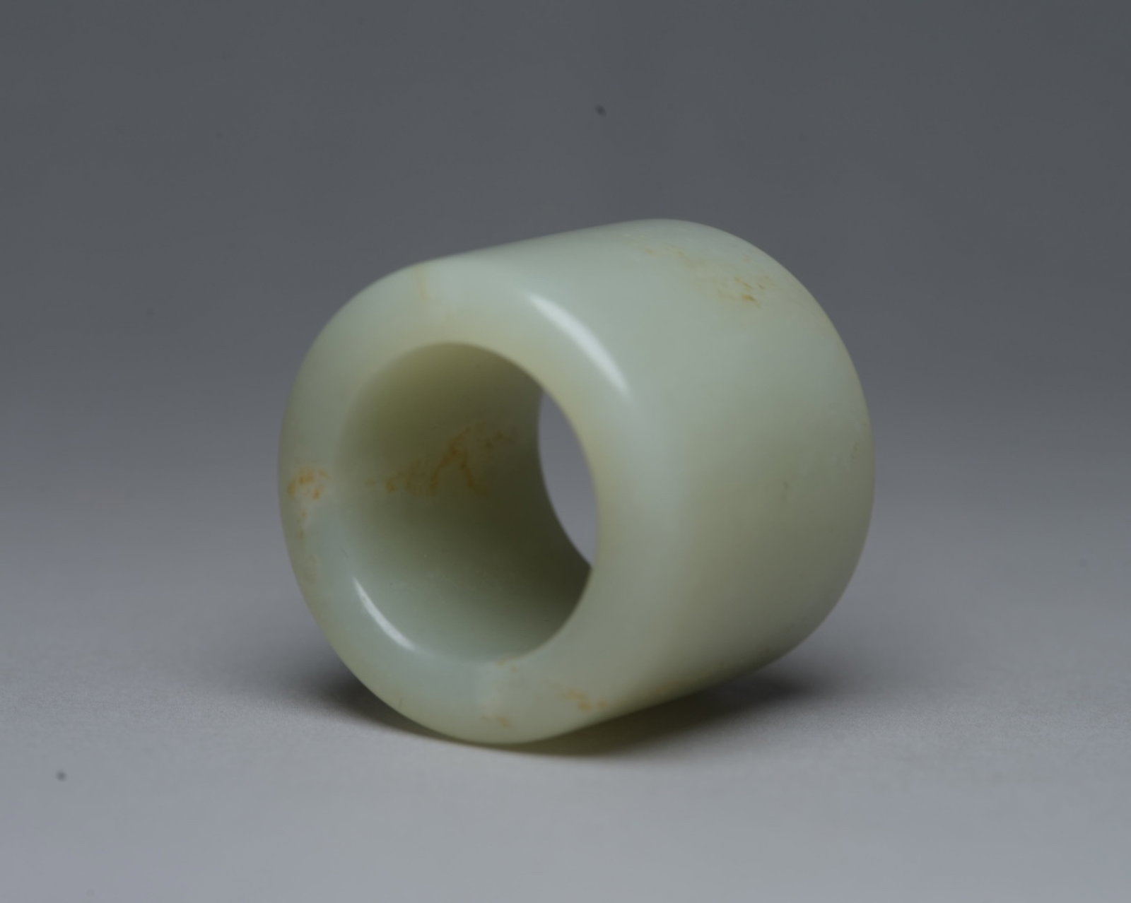 An Exquisite White Jade Thumb Ring - 7