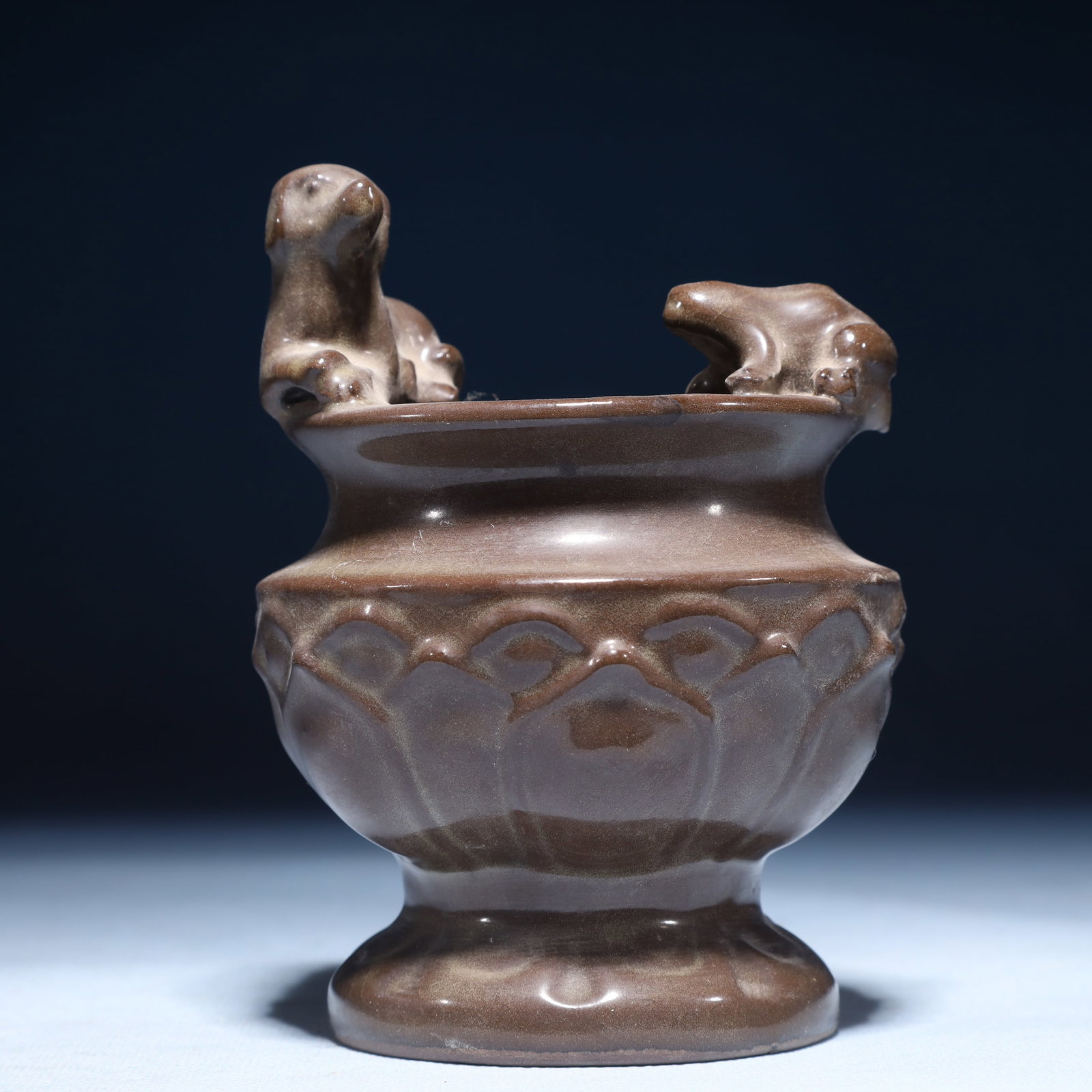 An Exquisite Brown Glazed Dog Pattern Jar: An Exquisite Brown Glazed Dog Pattern Jar Brown Glazed Dog Pattern Jar,Song Dynasty,China,Size:4.5inx3.3in,Weight:250g 褐釉犬纹罐,中国宋代