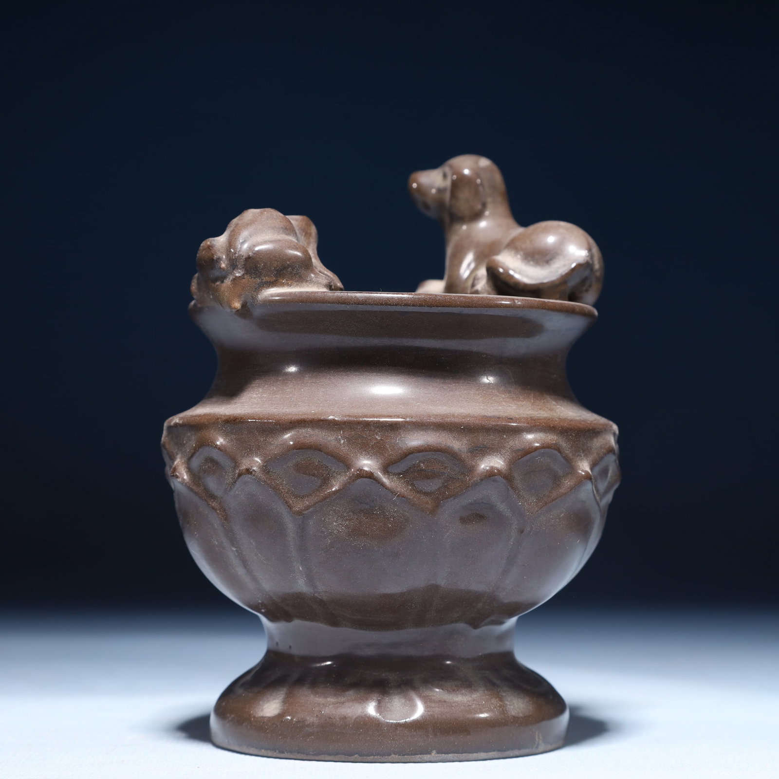 An Exquisite Brown Glazed Dog Pattern Jar - 4