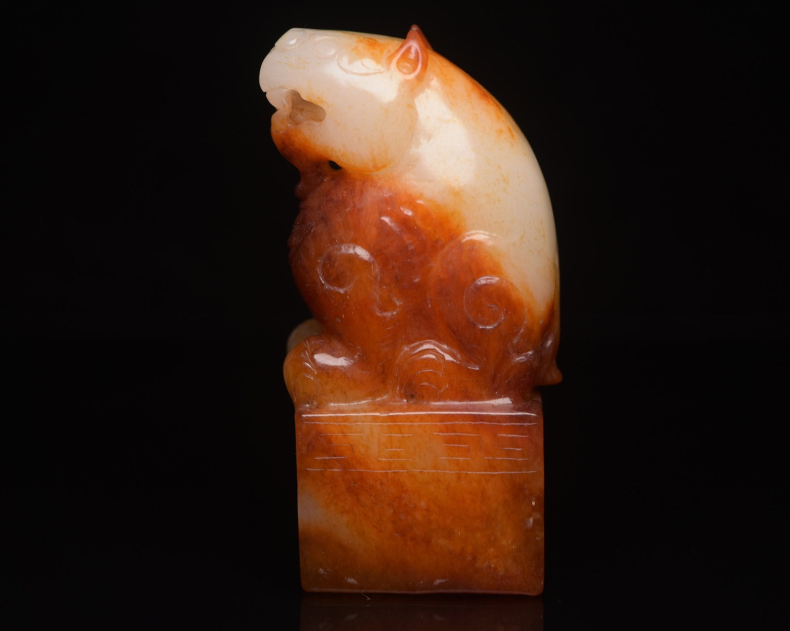 An Exquisite White Jade Auspicious Beast Seal: An Exquisite White Jade Auspicious Beast Seal,Qing Dynasty,China,Size:3inx1.4inx1.1in,Weight:180g 白玉瑞兽印章,中国清代
