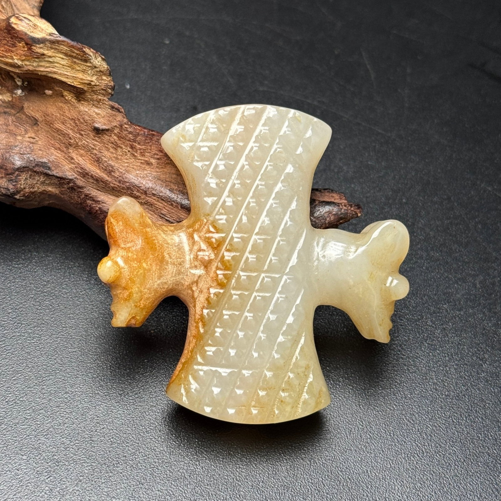An Exquisite White Jade Ornament: An Exquisite White Jade Ornament,Qing Dynasty,China,Size:54mmx54mmx11mm,Weight:44g 白玉摆件,中国清代