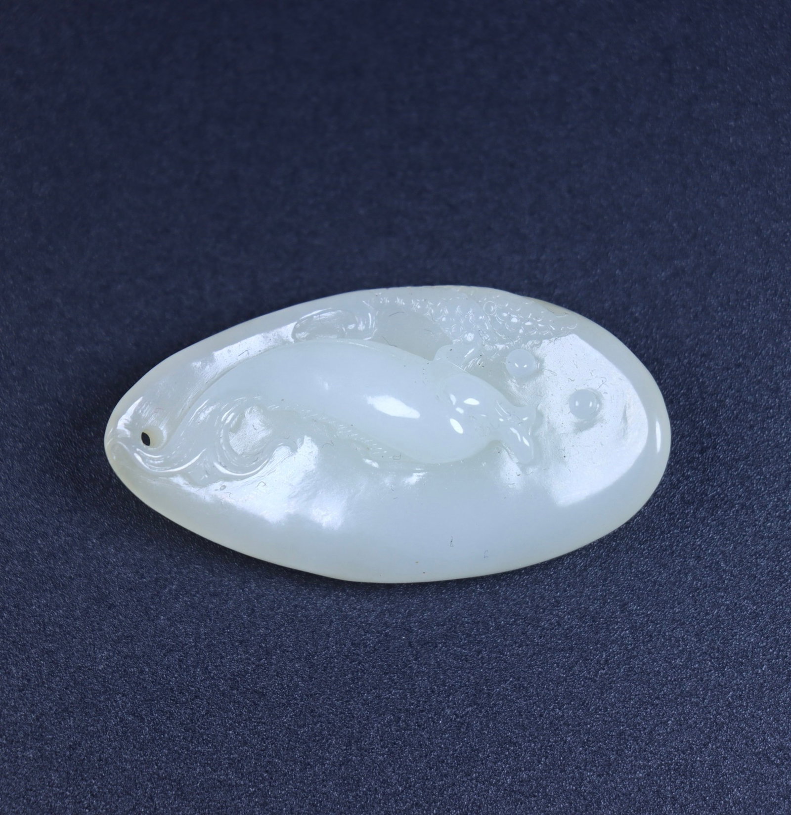 An Exquisite White Jade Fish Pattern Pendant - 8