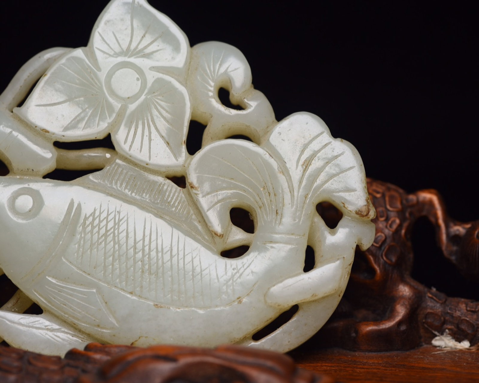 An Exquisite White Jade Fish Pattern Pendant - 5