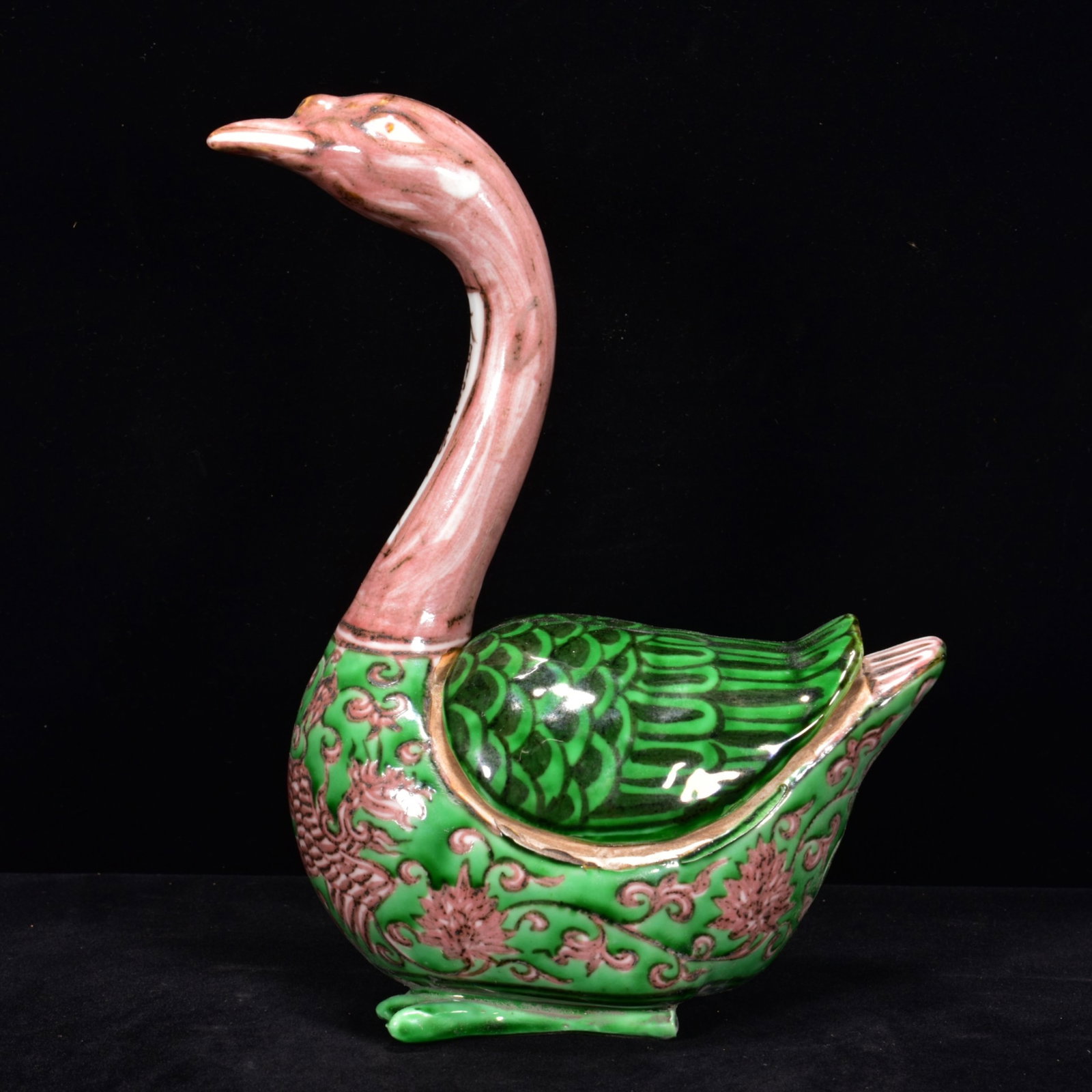 An Exquisite Green Ground Underglaze-Red Lotus Pattern Goose Censer (1 of 8)