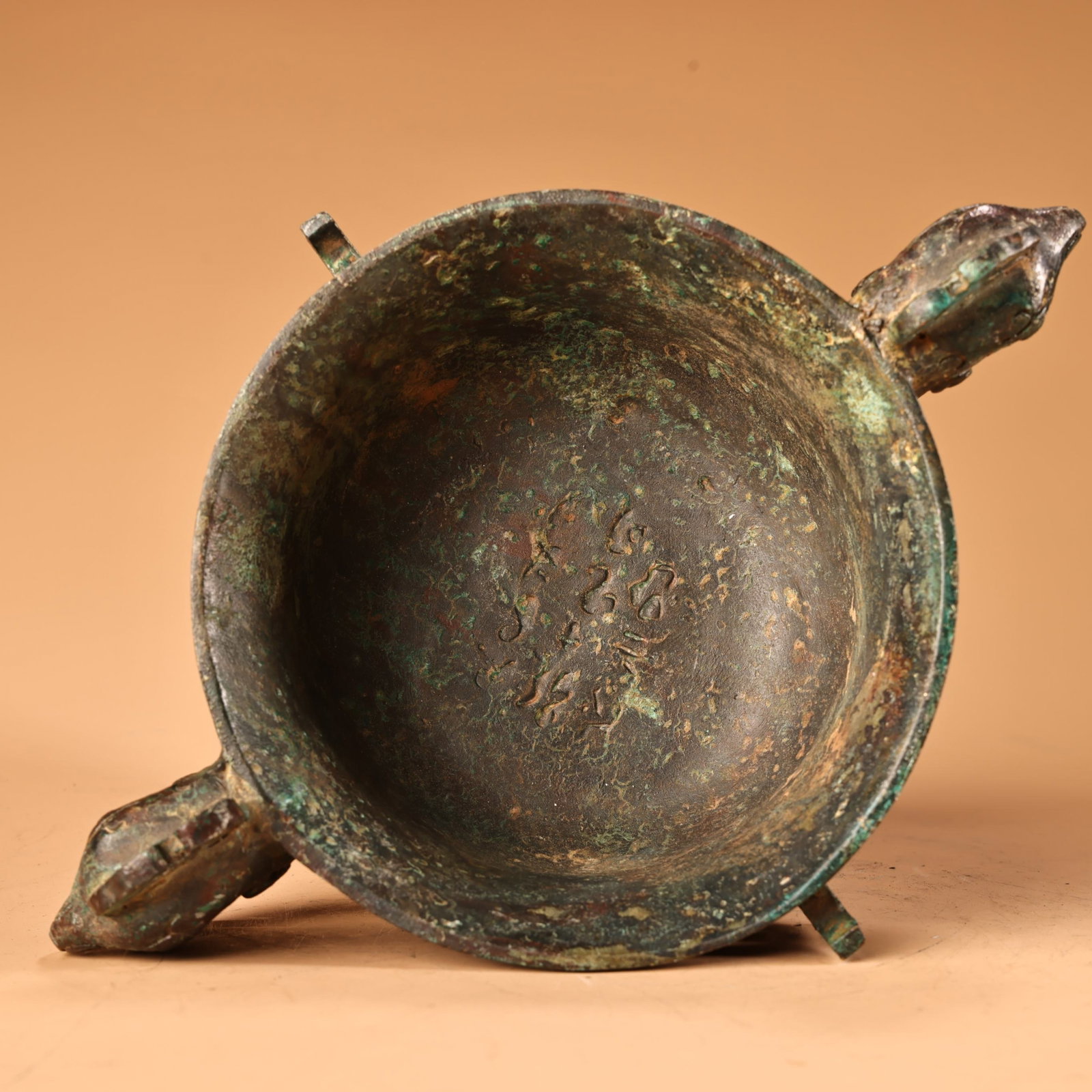 An Archaic Bronze Beast-Face Pattern Libation Cup - 8