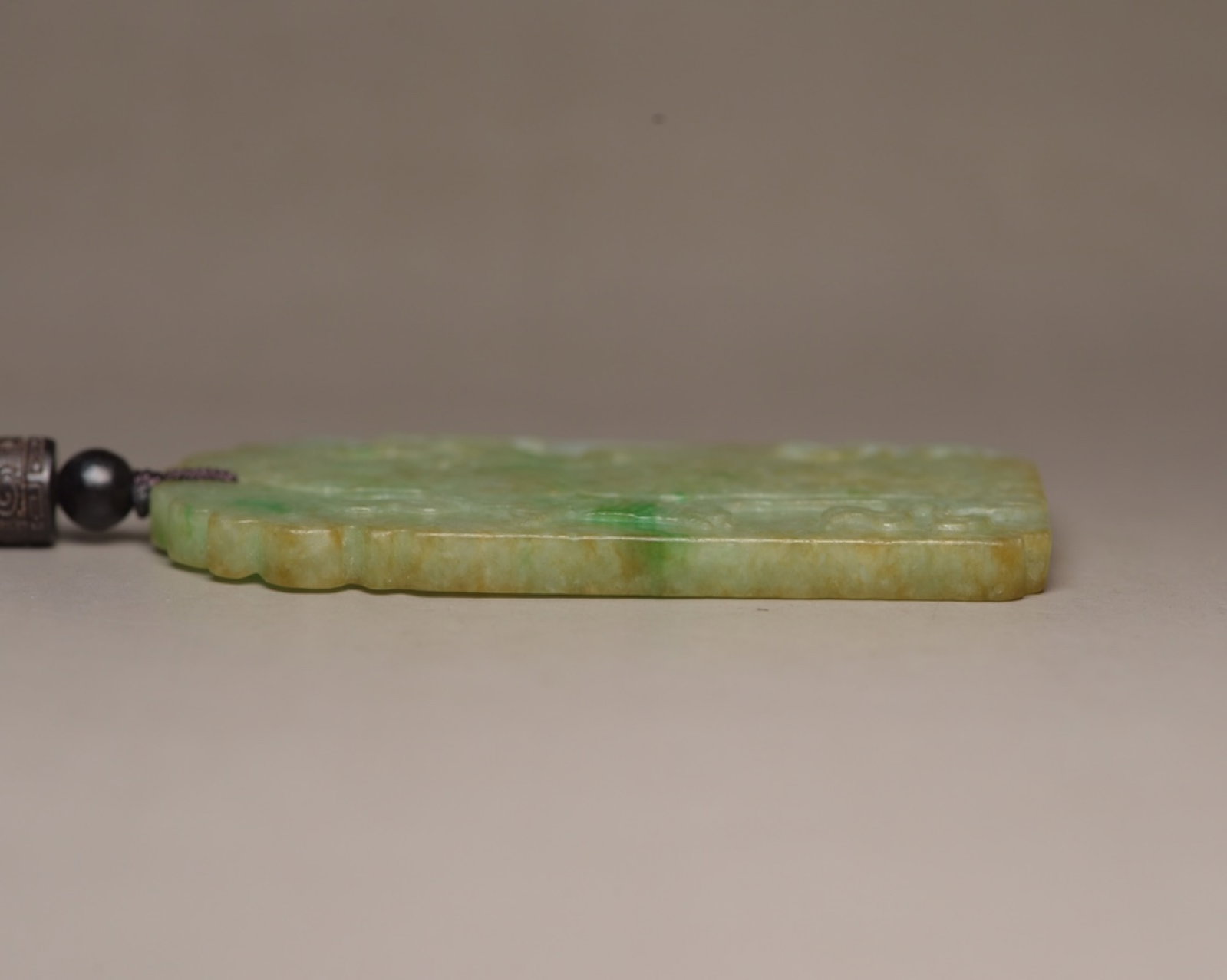 An Exquisite Jadeite Figure Pattern Pendant - 3