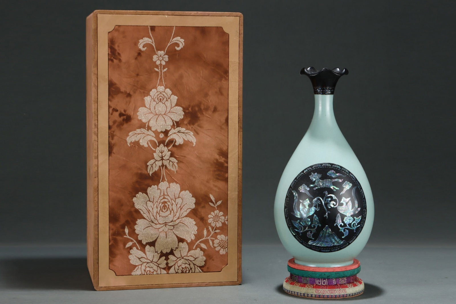 An Exquisite Ru yao Phoenix Pattern Vase (1 of 8)