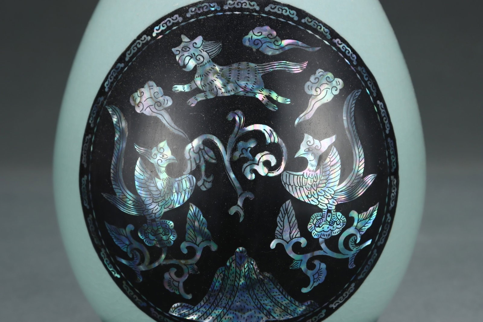 An Exquisite Ru yao Phoenix Pattern Vase - 2