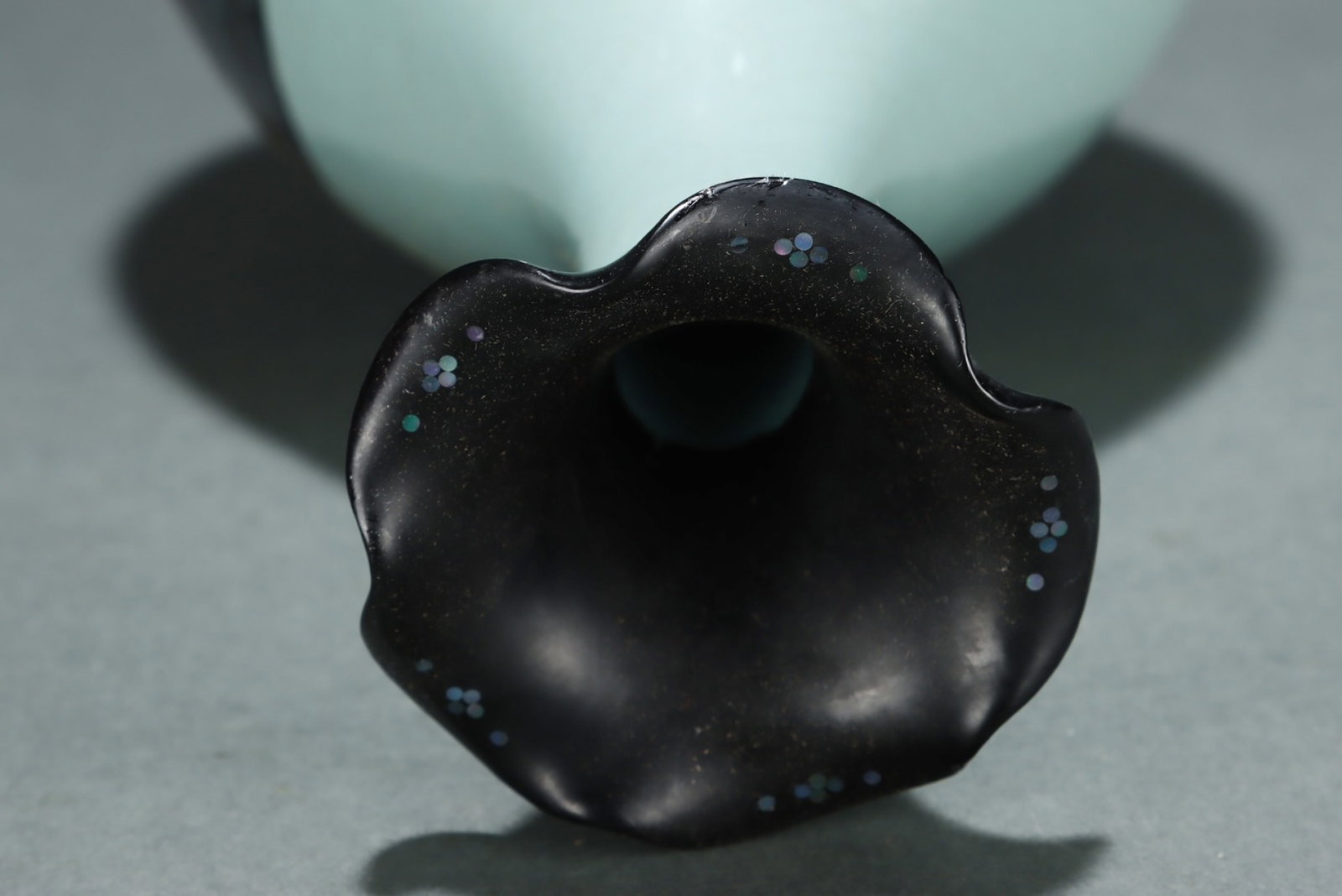 An Exquisite Ru yao Phoenix Pattern Vase - 6