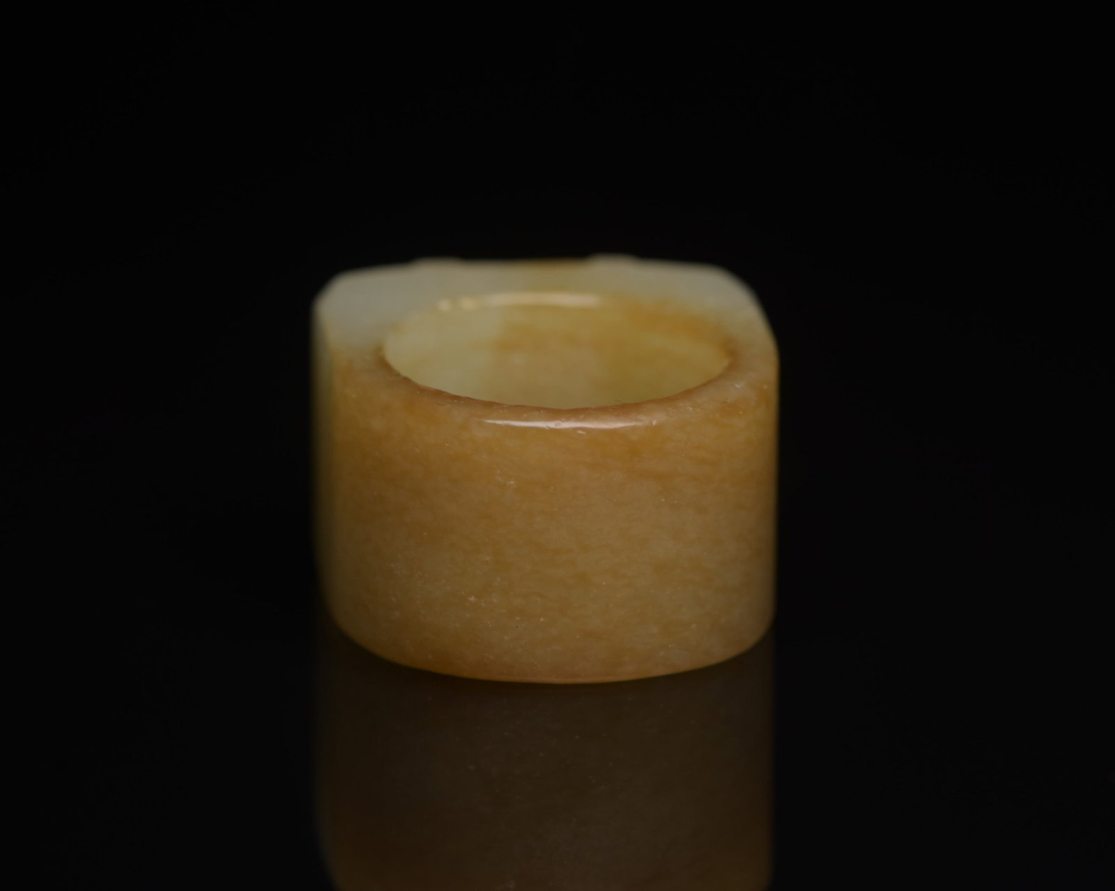 An Exquisite White Jade Beast-Face Pattern Thumb Ring - 2