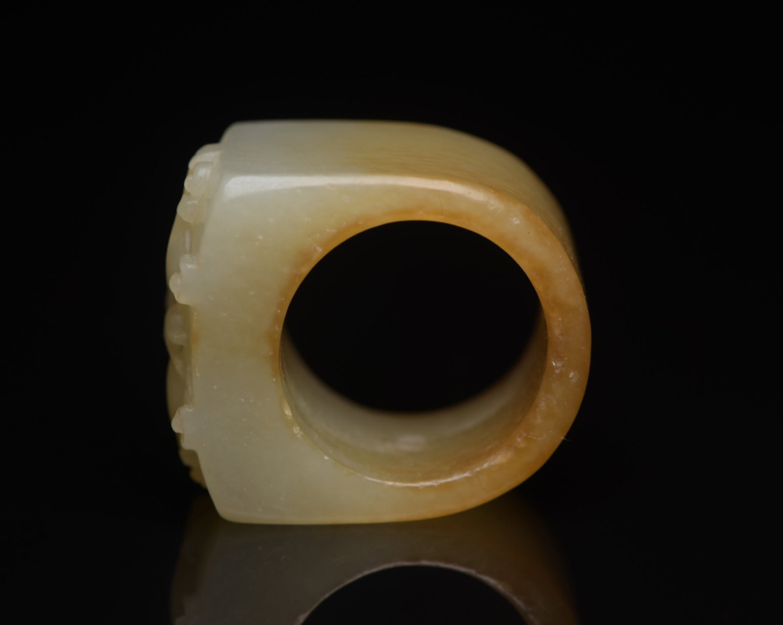An Exquisite White Jade Beast-Face Pattern Thumb Ring - 5