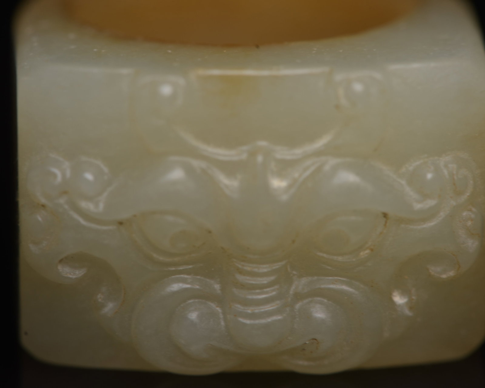 An Exquisite White Jade Beast-Face Pattern Thumb Ring - 8