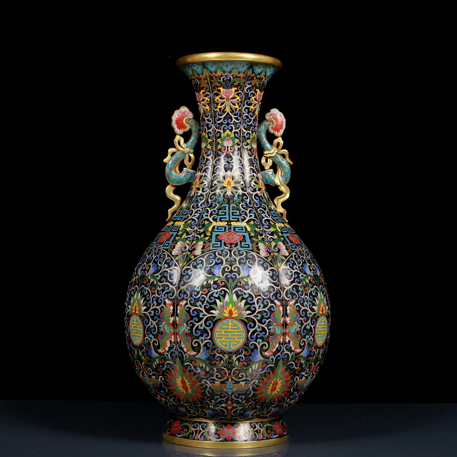A Huge Cloisonne Bats and Peach Pattern Ruyi-Ears Vase: A Huge Cloisonne Bats and Peach Pattern Ruyi-Ears Vase,Qing Dynasty, China,Qianlong Four-character Mark,Size:8.7inx20.5in,Weight:12.10kg 景泰蓝福寿纹如意