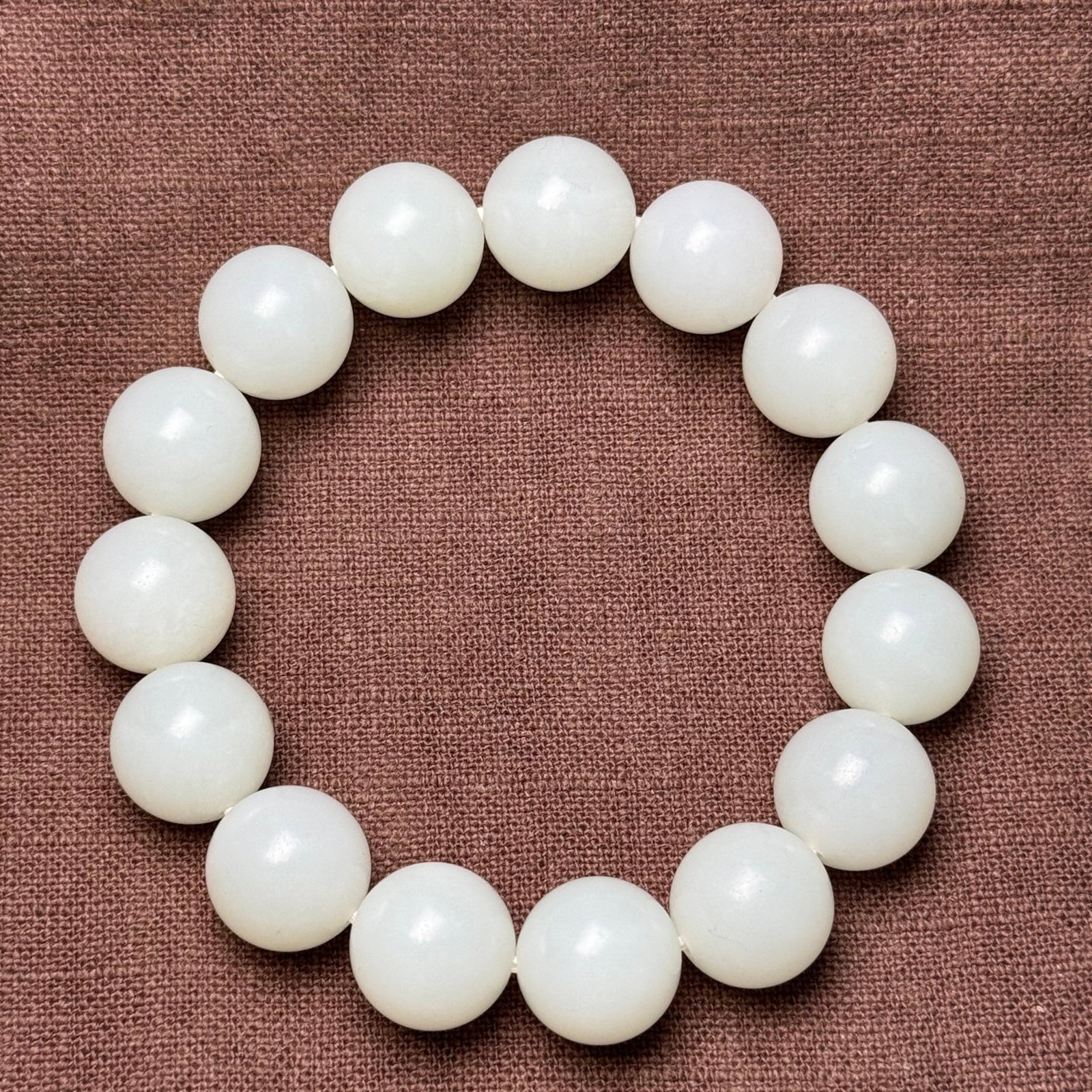 An Exquisite White Jade Bracelet: An Exquisite White Jade Bracelet,Qing Dynasty,China,Size:14mm,Weight:64g 白玉手串,中国清代