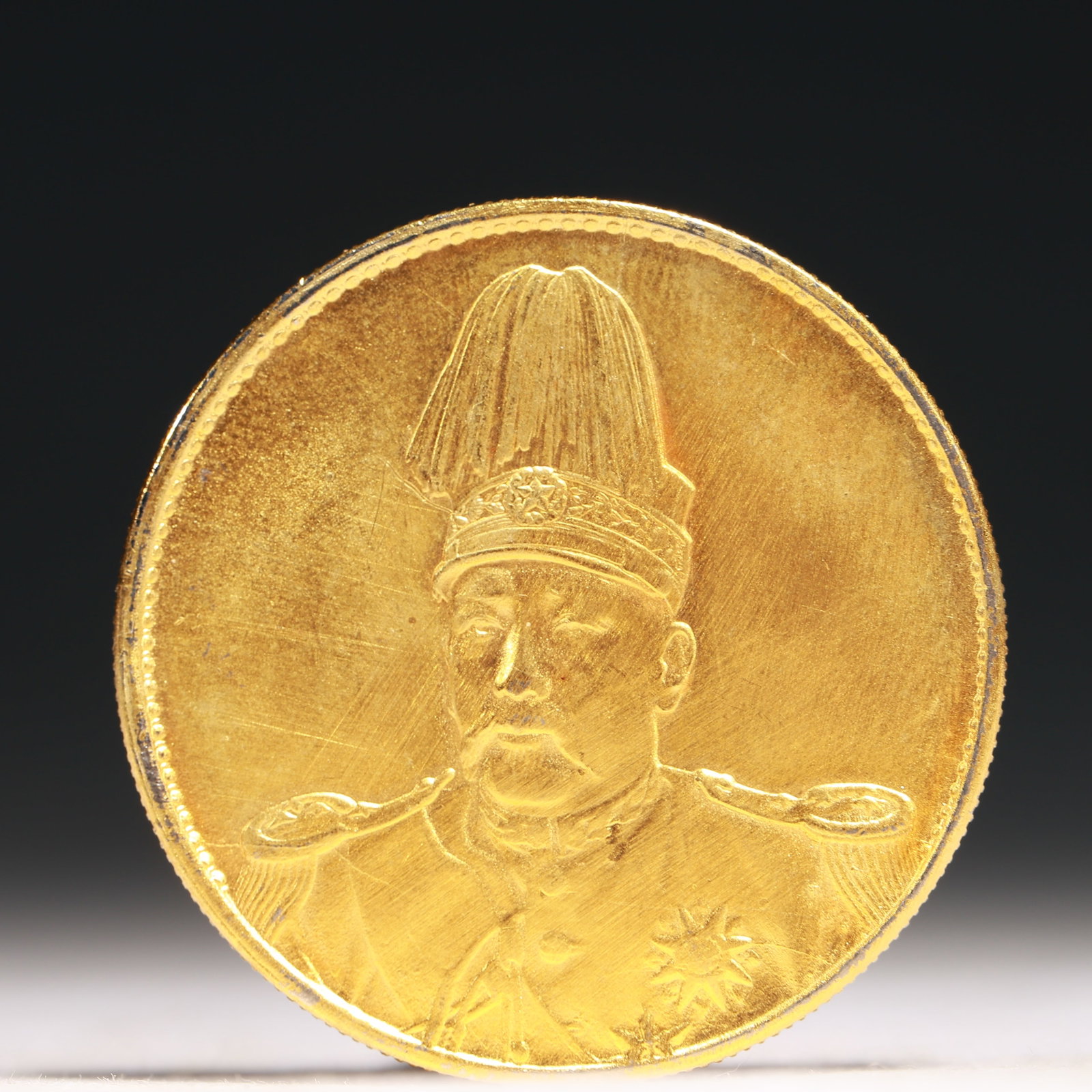An Exquisite Sterling silver-Gilt gold Coin: An Exquisite Sterling silver-Gilt gold Coin,the Republic of China, China, Size:1.5in Weight:37.5g 纯银鎏金硬币